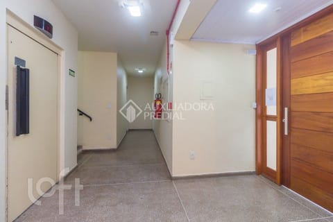 Image 17 - 232930